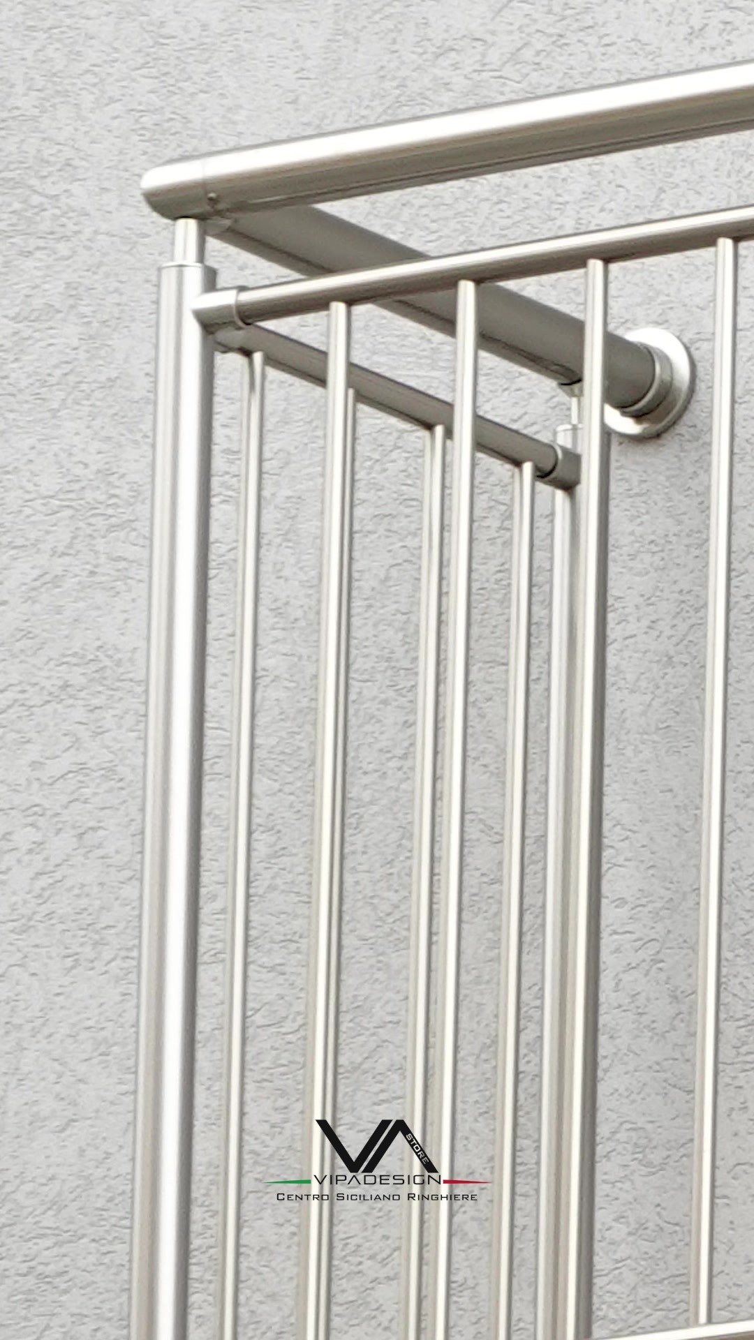 Il Balcone che Coniuga Eleganza e Protezione!✨🔐

Presentiamo il balcone appena